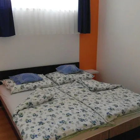 Apartmanhaz Διαμέρισμα *