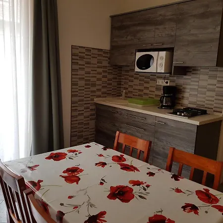 Διαμέρισμα Apartmanhaz Balatonlelle