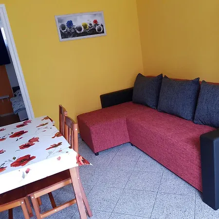 Apartmanhaz Διαμέρισμα
